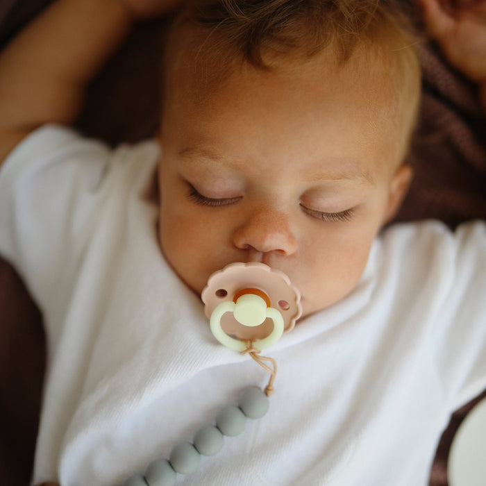FRIGG Daisy Night Natural Rubber Pacifier 2-Pack - Nature Baby Outfitter