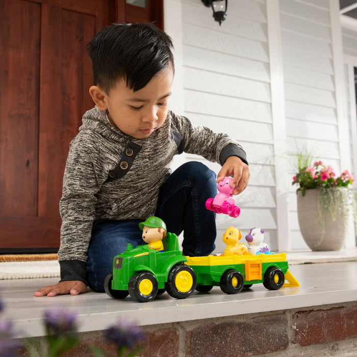 TOMY John Deere Farmin Friends Animal Sounds Wagon Ride