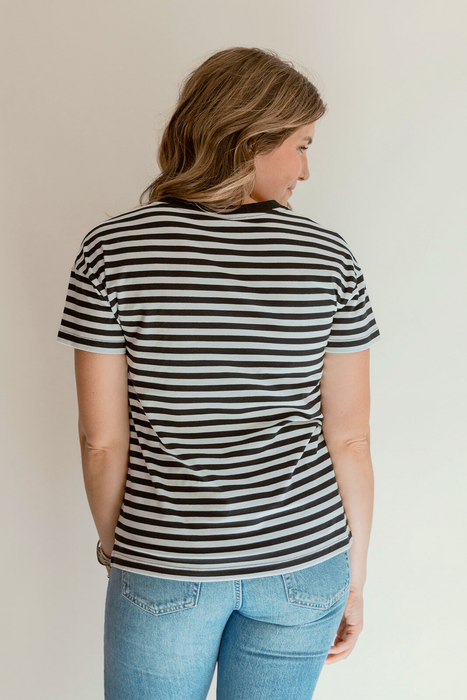 FINAL SALE V-Neck Full Zip Breastfeeding Tee - Gray - Nature Baby Outfitter