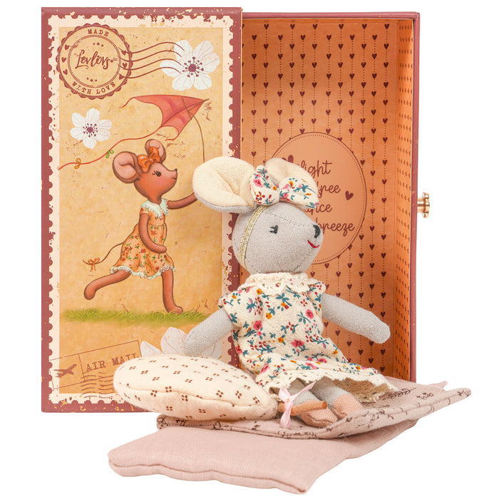 Levlovs Mouse Chloe in Stamp Holder Box with Bedding