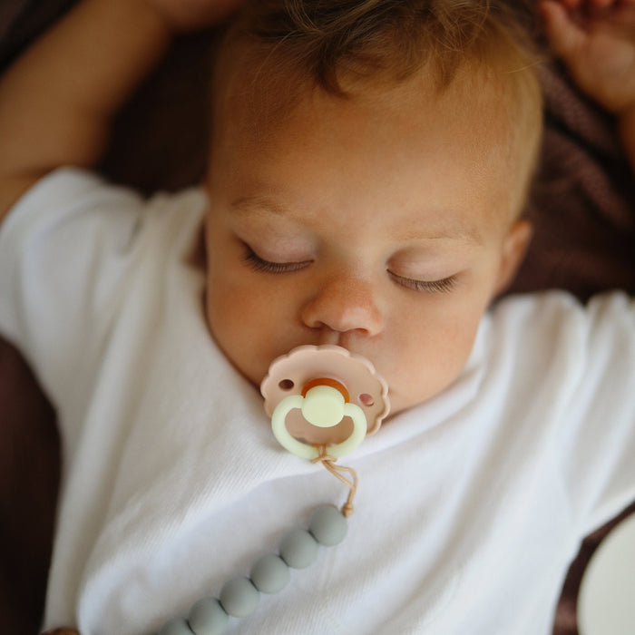 FRIGG Daisy Night Natural Rubber Pacifier 2-Pack - Nature Baby Outfitter