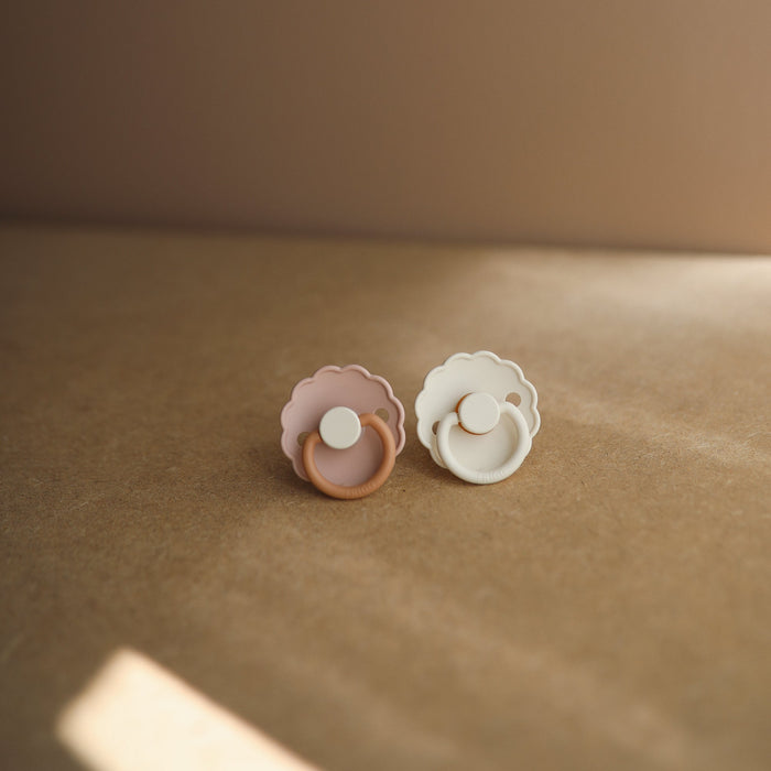 FRIGG Daisy Natural Rubber Pacifier 2-Pack - Nature Baby Outfitter