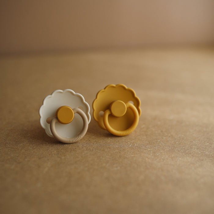 FRIGG Daisy Natural Rubber Pacifier 2-Pack - Nature Baby Outfitter