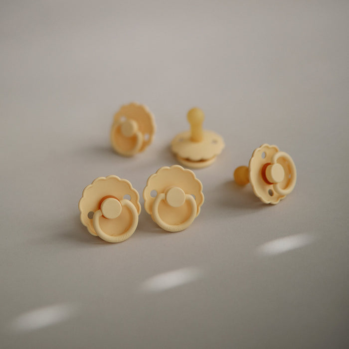 FRIGG Daisy Natural Rubber Pacifier 2-Pack - Nature Baby Outfitter