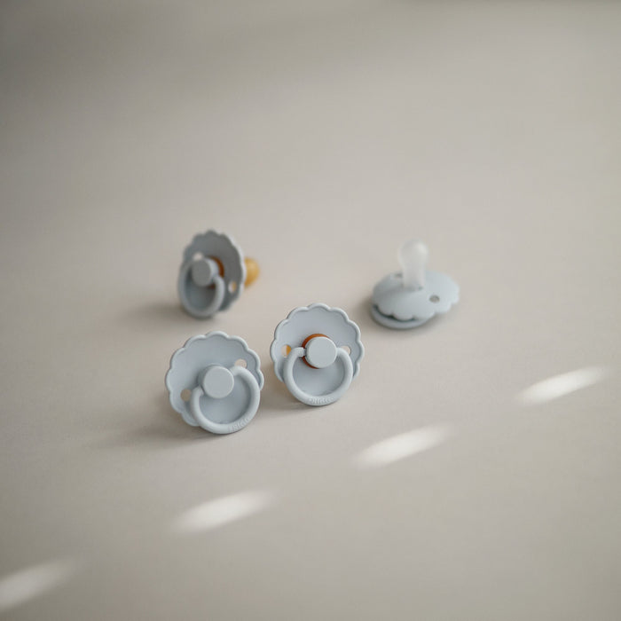 FRIGG Daisy Natural Rubber Pacifier 2-Pack - Nature Baby Outfitter