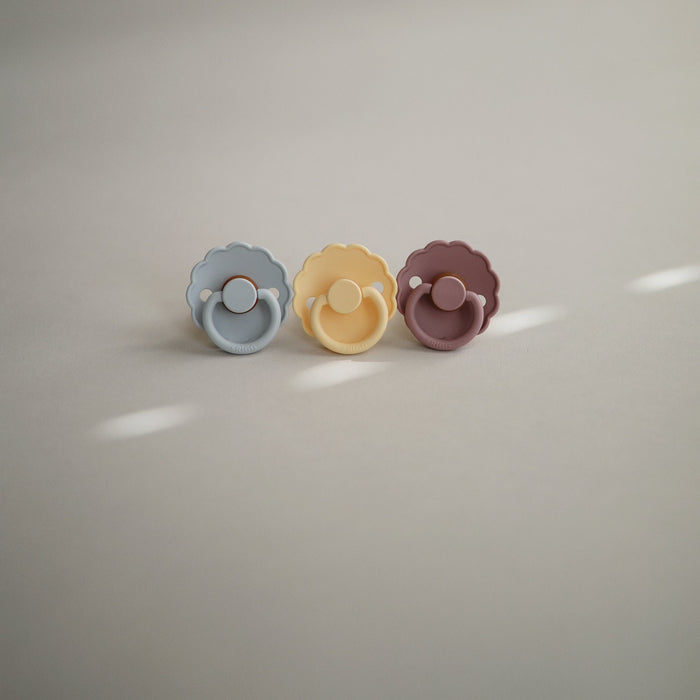 FRIGG Daisy Natural Rubber Pacifier 2-Pack - Nature Baby Outfitter