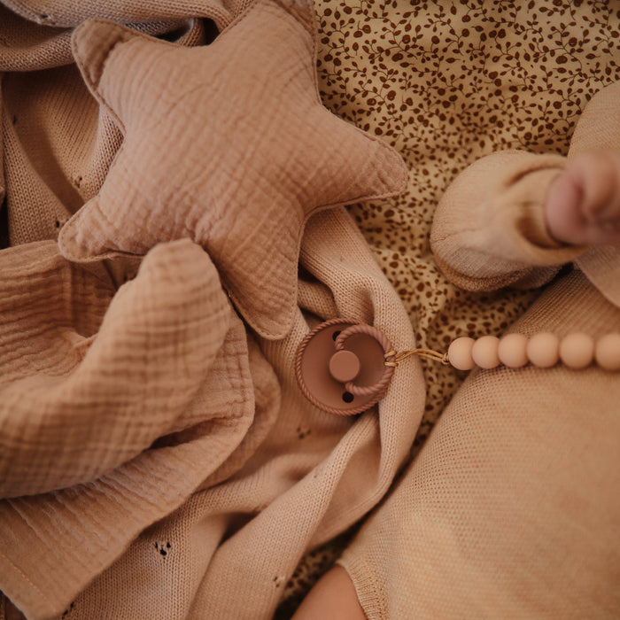 Silicone Pacifier Clip | Hera - Nature Baby Outfitter