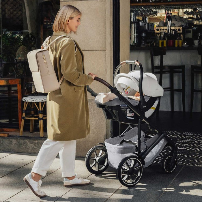 Juni Infant Car Seat with Versa Base