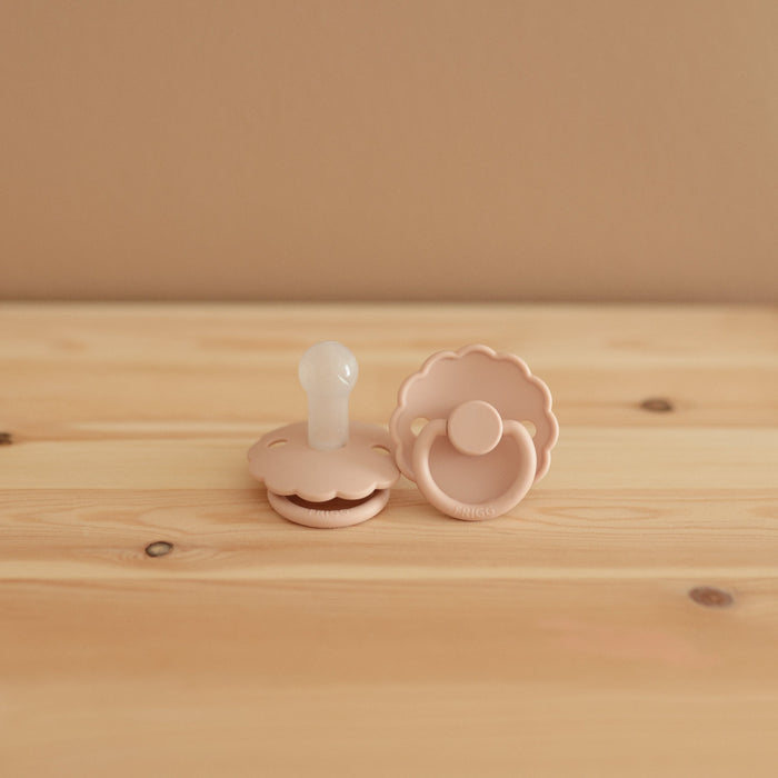 FRIGG Daisy Silicone Pacifier 2-Pack - Nature Baby Outfitter