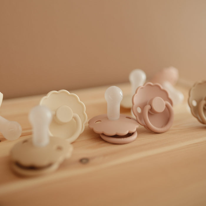 FRIGG Daisy Silicone Pacifier 2-Pack - Nature Baby Outfitter