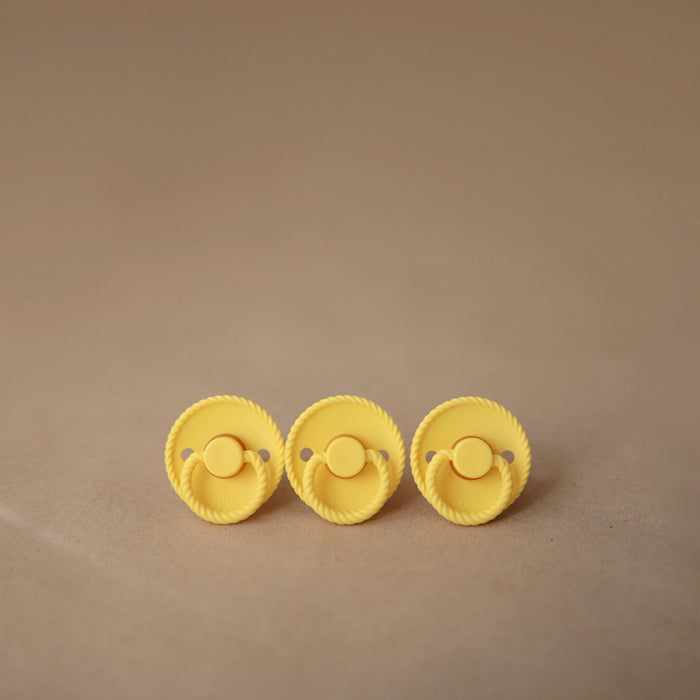 FRIGG Rope/Daisy Natural Rubber Pacifier (Sunflower/Fuchsia) 2-Pack (6-18 Months) - Nature Baby Outfitter