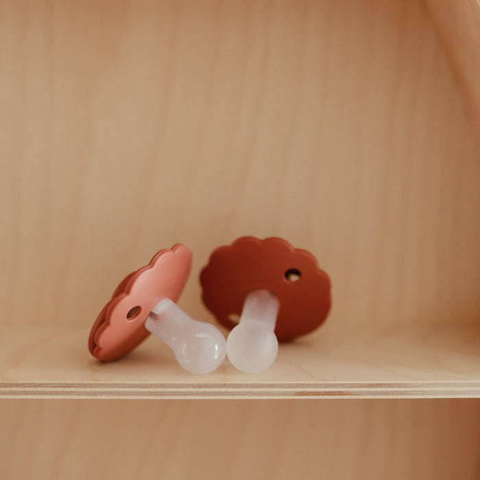 FRIGG Daisy Silicone Pacifier 2-Pack - Nature Baby Outfitter