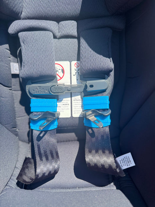 BuckleBuddeez • Infant | Car Seat Strap Aligner