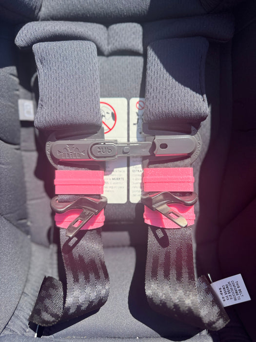 BuckleBuddeez • Infant | Car Seat Strap Aligner