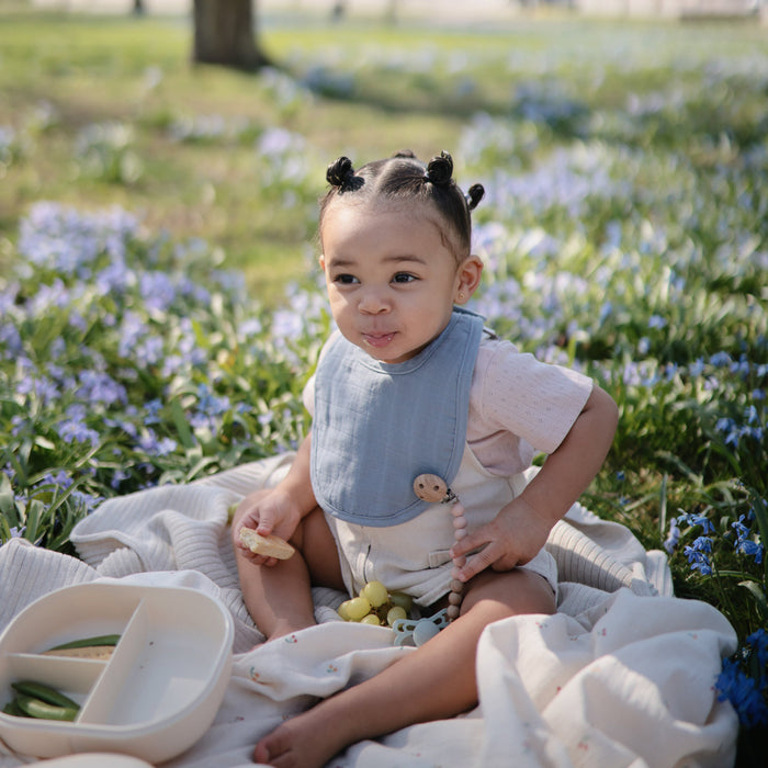 FRIGG Butterfly Anatomical Silicone Pacifier 2-Pack (6-18 Months) - Nature Baby Outfitter