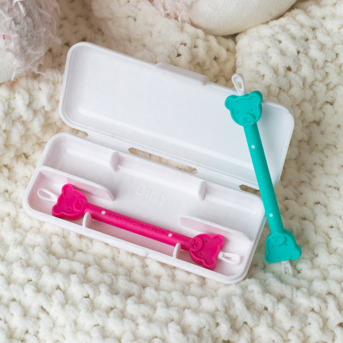 oogiebear 2-pack booger picker - Nature Baby Outfitter