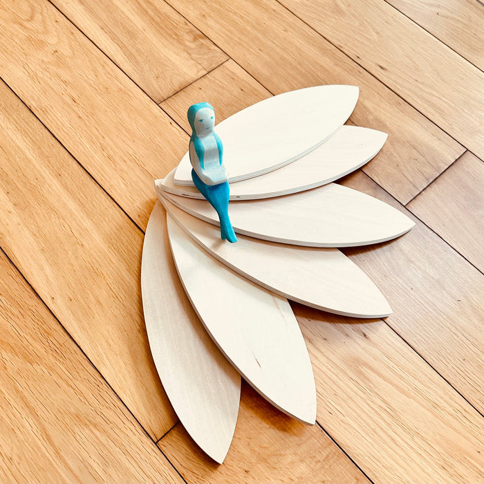 24 Pcs Natural Wooden Petal Mandala Platforms with Storage Tray