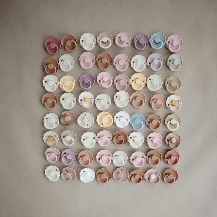 FRIGG Daisy Natural Rubber Pacifier 2-Pack - Nature Baby Outfitter