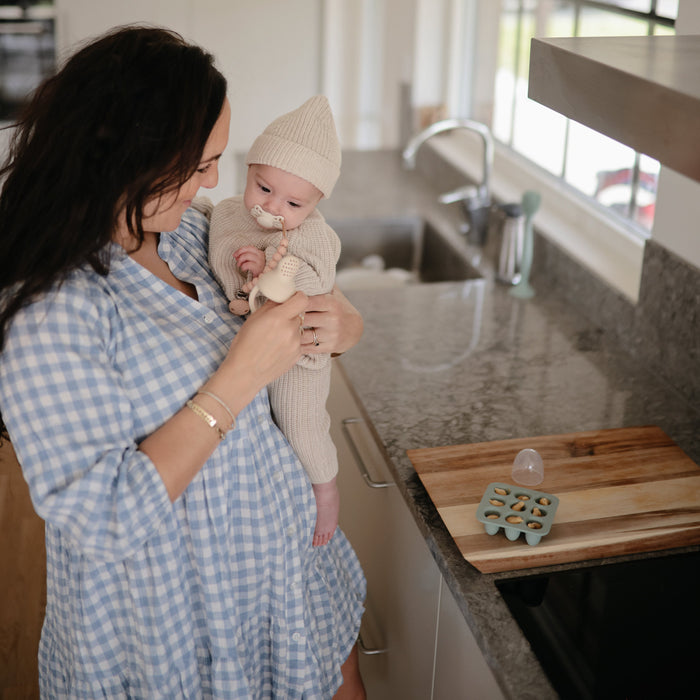 Silicone Pacifier Clip | Hera - Nature Baby Outfitter