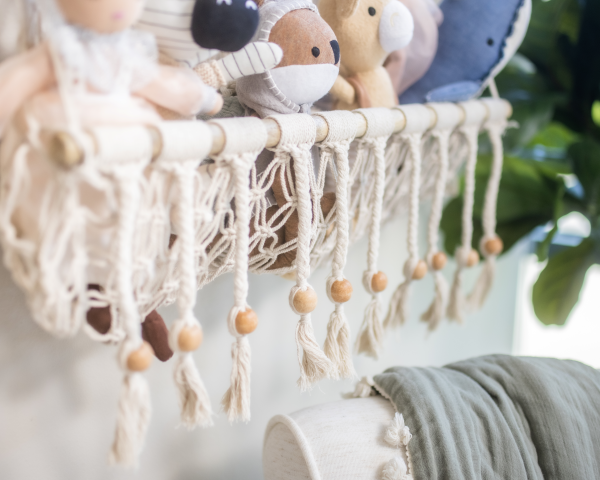 Willow Wall Storage Bin Décor