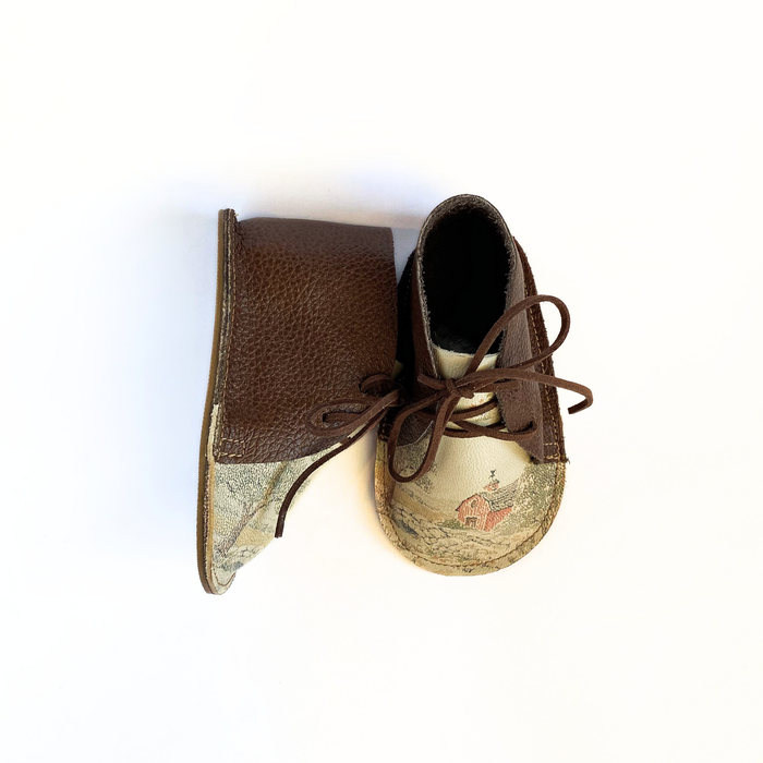 Barn Landscape Wander Boots