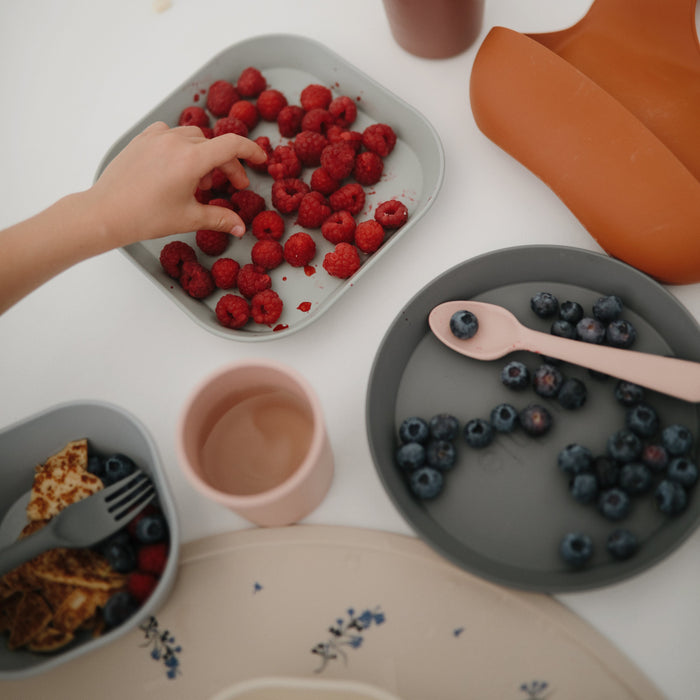 Round Dinnerware Plates - Nature Baby Outfitter