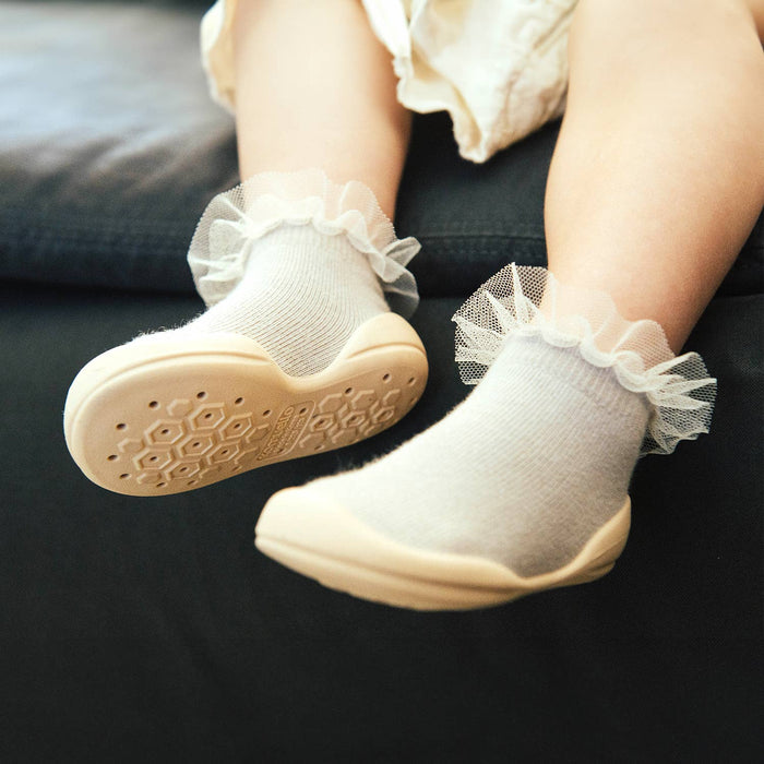 Tulle Trim Beige Minimalist Baby Crib Shoes