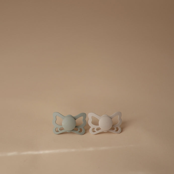 FRIGG Butterfly Anatomical Silicone Pacifier 2-Pack (6-18 Months) - Nature Baby Outfitter