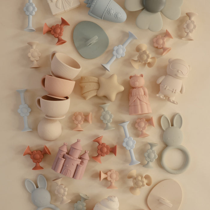 Daisy Silicone Suction Builders - Nature Baby Outfitter