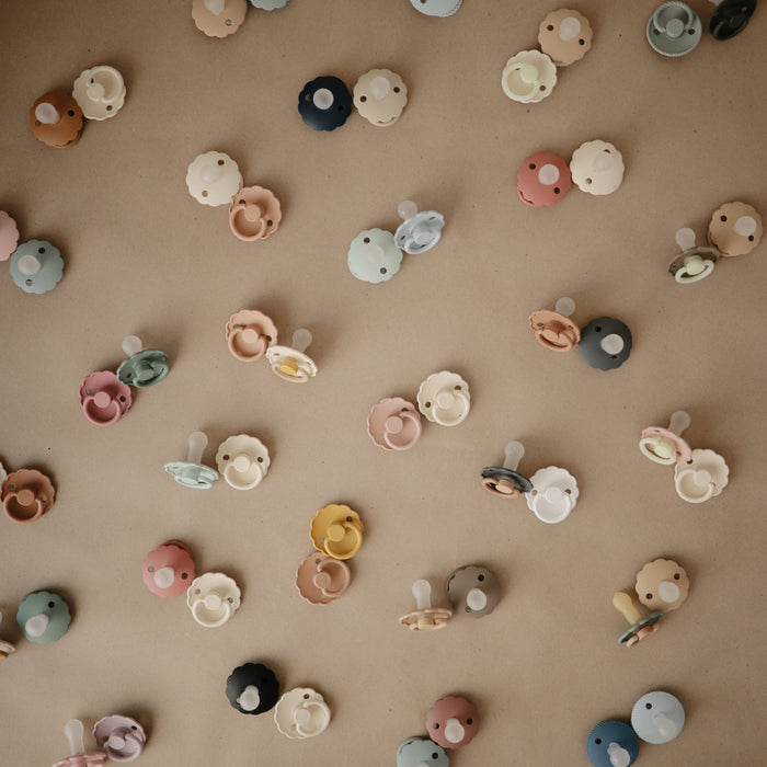 FRIGG Daisy Silicone Pacifier 2-Pack - Nature Baby Outfitter