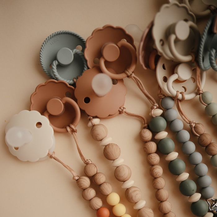 FRIGG Daisy Silicone Pacifier 2-Pack - Nature Baby Outfitter