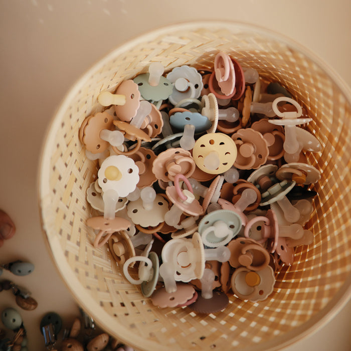 FRIGG Daisy Silicone Pacifier 2-Pack - Nature Baby Outfitter