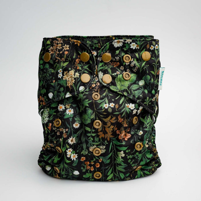 Nature: Essentials Pocket Cloth Diaper with Athletic Wicking Jersey, Grows with your Baby