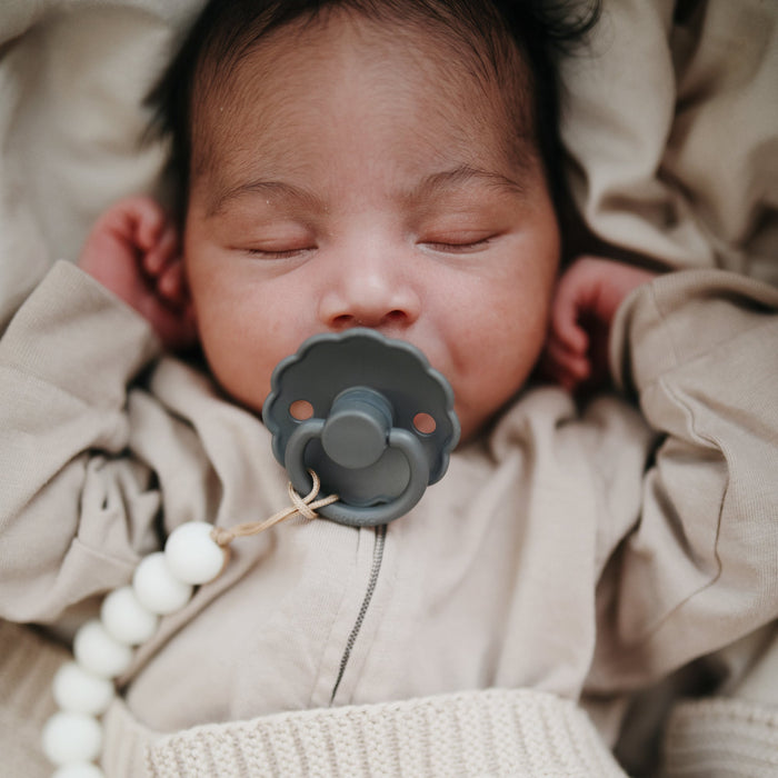 FRIGG Daisy Natural Rubber Pacifier 2-Pack - Nature Baby Outfitter