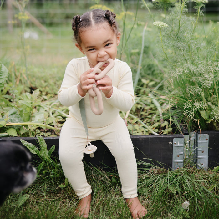 FRIGG Daisy Natural Rubber Pacifier 2-Pack - Nature Baby Outfitter
